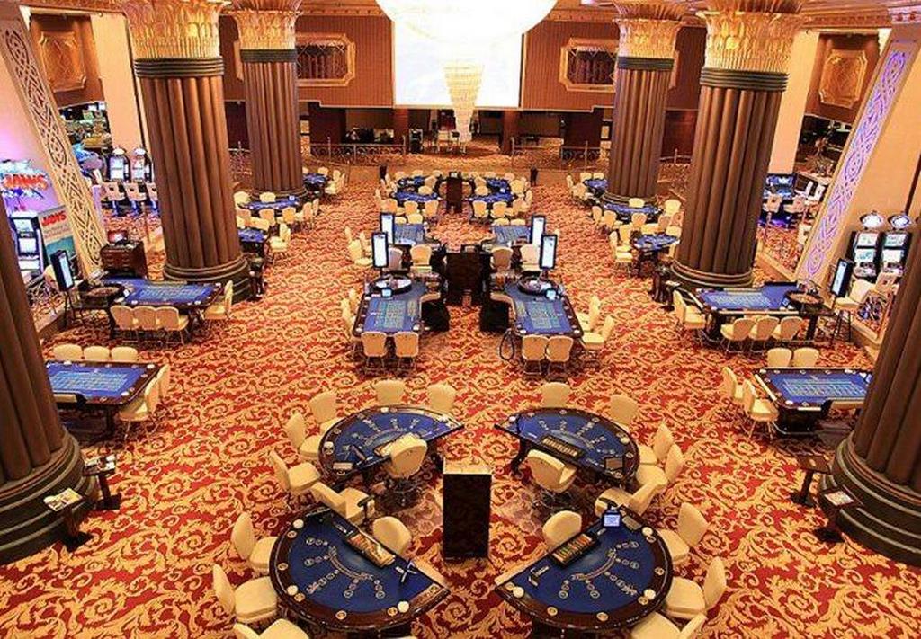 Cratos Premium Casino Salonu